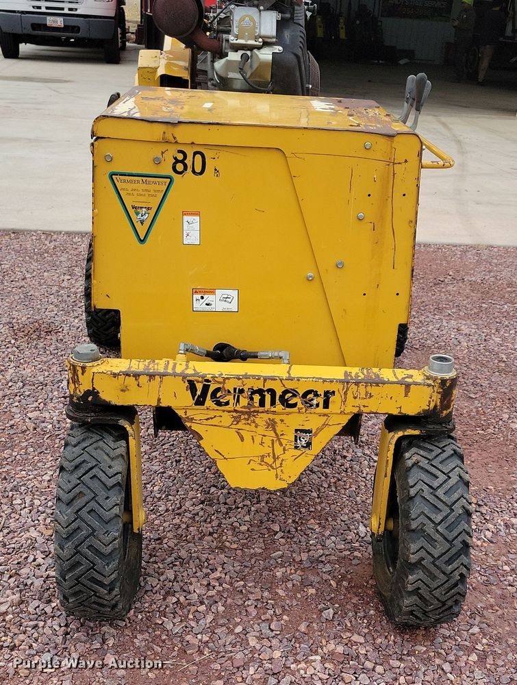 image for item DN3719 2004 Vermeer SC352 stump grinder