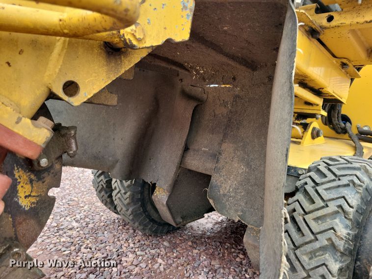 image for item DN3719 2004 Vermeer SC352 stump grinder