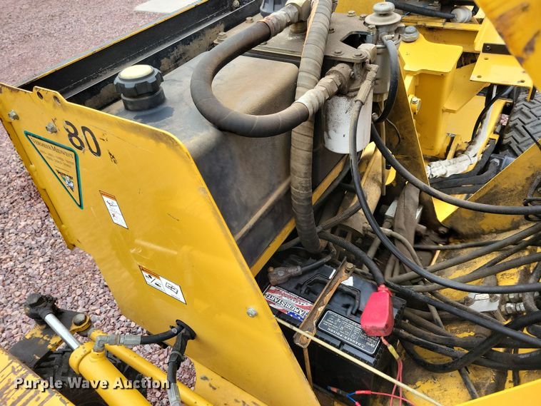 image for item DN3719 2004 Vermeer SC352 stump grinder