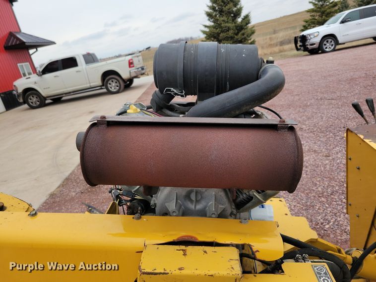 image for item DN3719 2004 Vermeer SC352 stump grinder