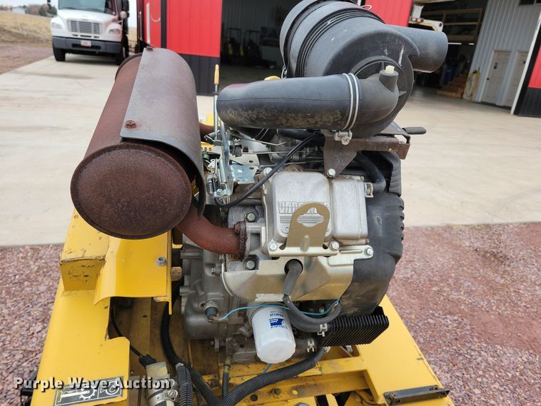 image for item DN3719 2004 Vermeer SC352 stump grinder