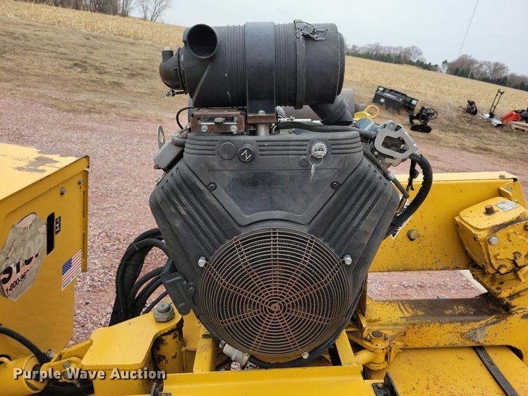 image for item DN3719 2004 Vermeer SC352 stump grinder