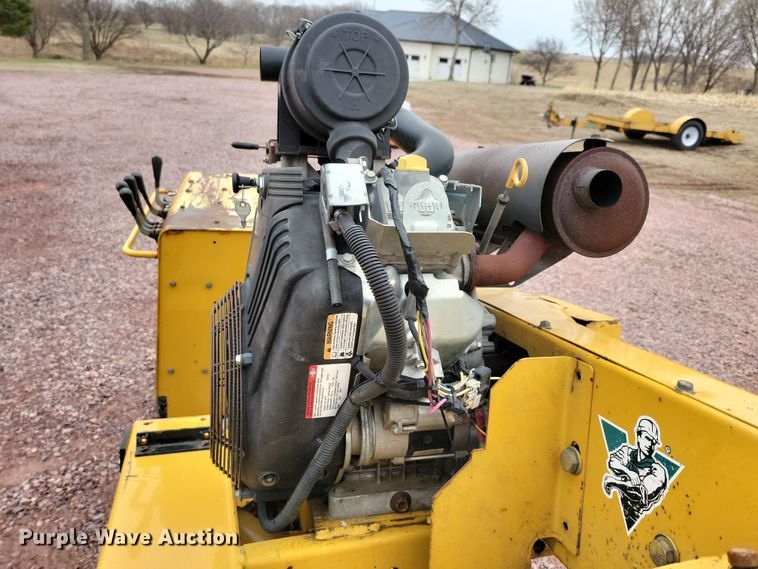 image for item DN3719 2004 Vermeer SC352 stump grinder