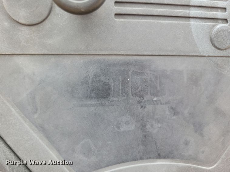 image for item DN3719 2004 Vermeer SC352 stump grinder