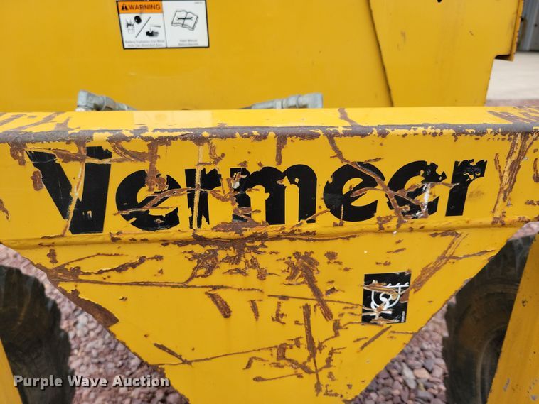 image for item DN3719 2004 Vermeer SC352 stump grinder