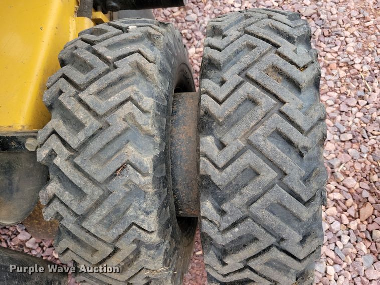 image for item DN3719 2004 Vermeer SC352 stump grinder