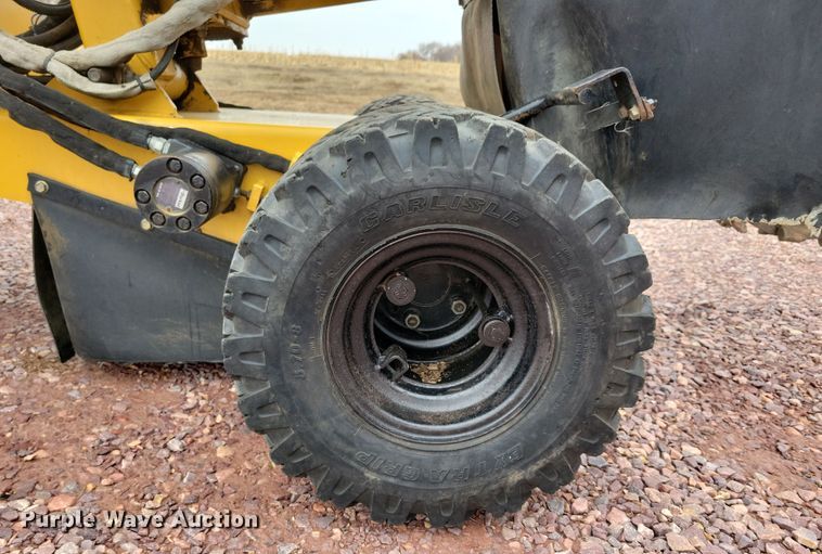 image for item DN3719 2004 Vermeer SC352 stump grinder