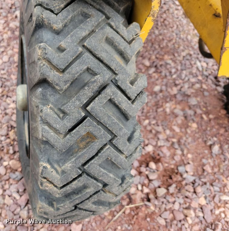 image for item DN3719 2004 Vermeer SC352 stump grinder