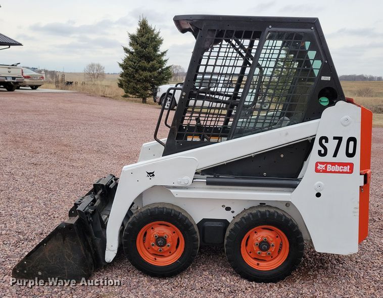 image for item DN3720 2008 Bobcat S70 skid steer loader