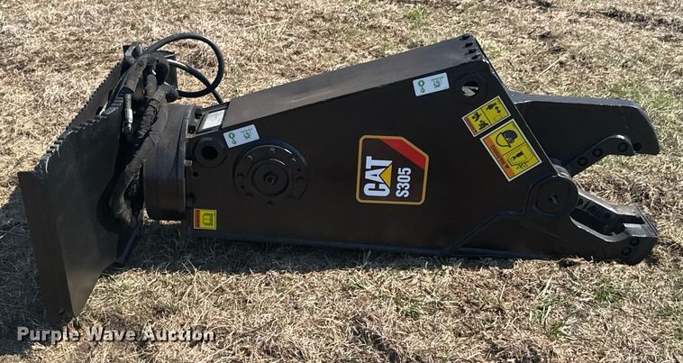 image for item DO0661 2008 Caterpillar S305 skid steer scrap shear