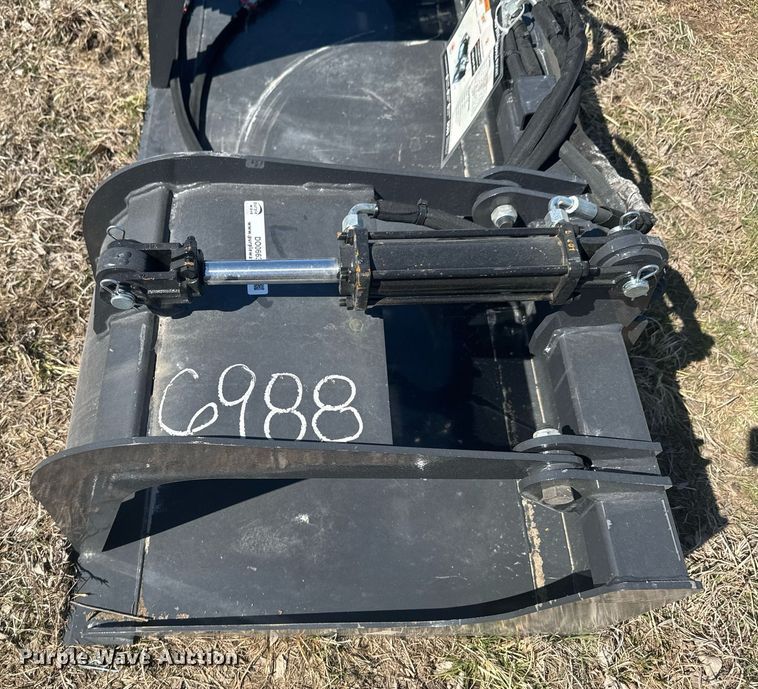 image for item DO0663 2023 Wolverine GB-11-72W skid steer grapple bucket