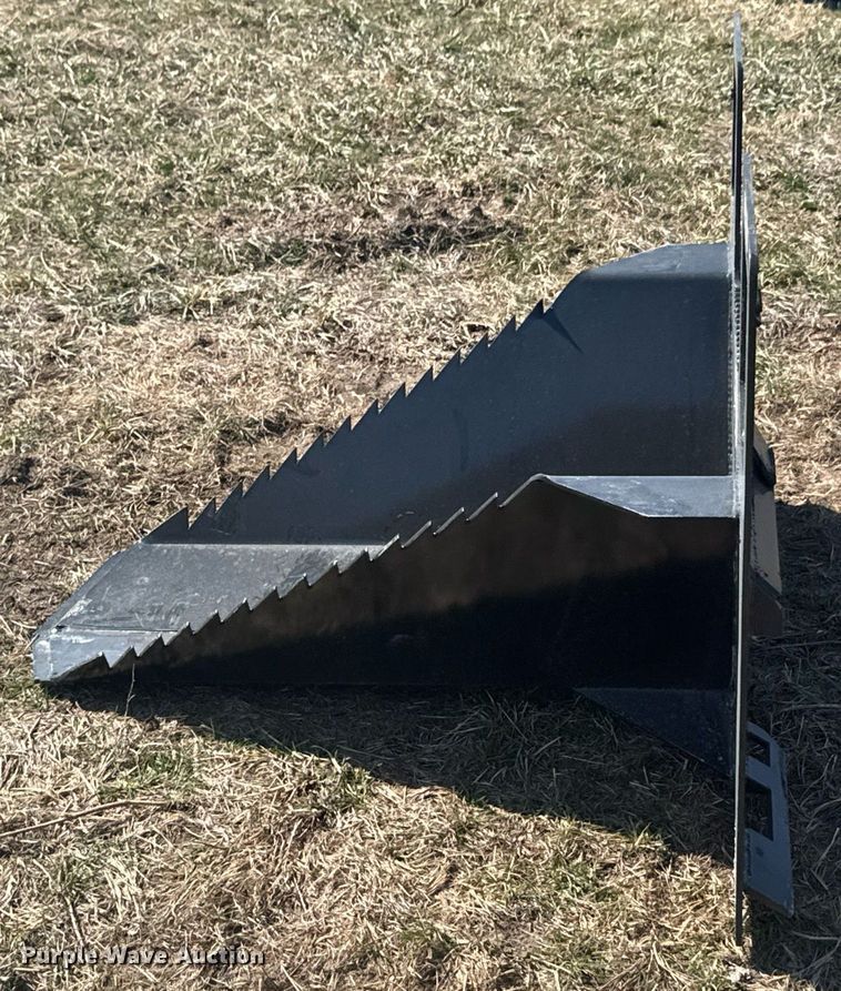image for item DO0675 Skid steer tree spade