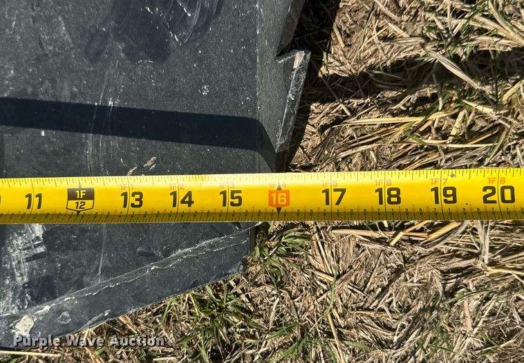 image for item DO0675 Skid steer tree spade