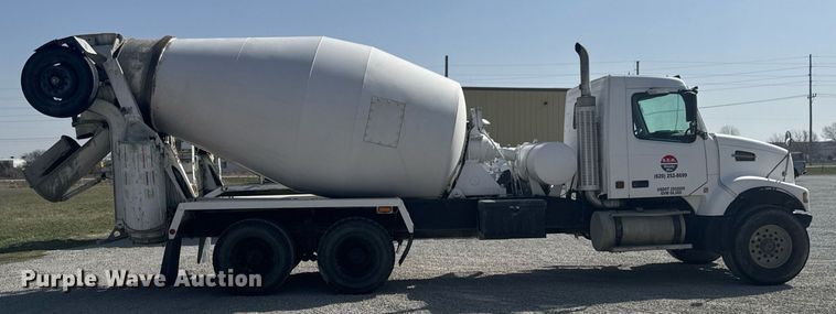 image for item DO0696 2004 Volvo VHD ready mix truck