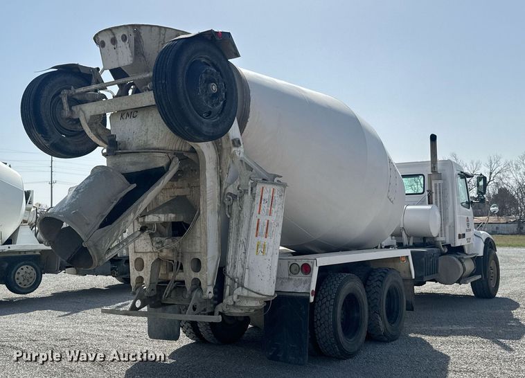 image for item DO0696 2004 Volvo VHD ready mix truck