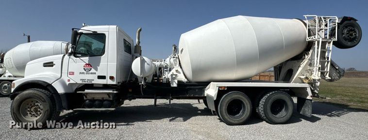 image for item DO0696 2004 Volvo VHD ready mix truck