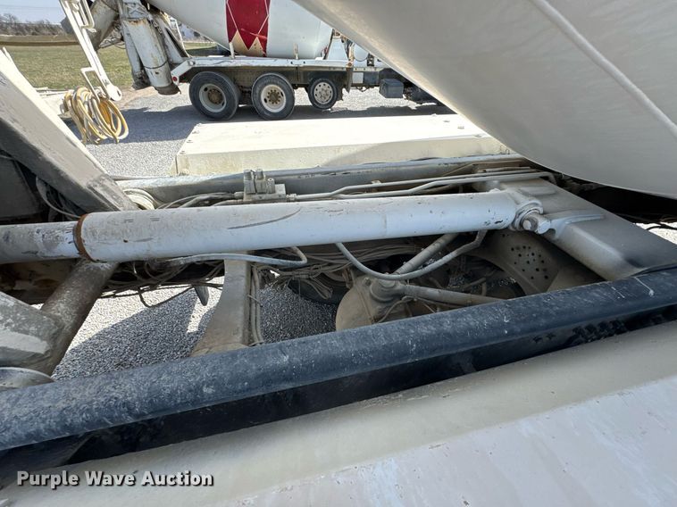 image for item DO0696 2004 Volvo VHD ready mix truck