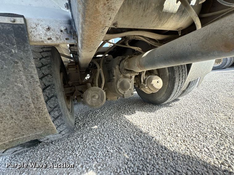 image for item DO0696 2004 Volvo VHD ready mix truck