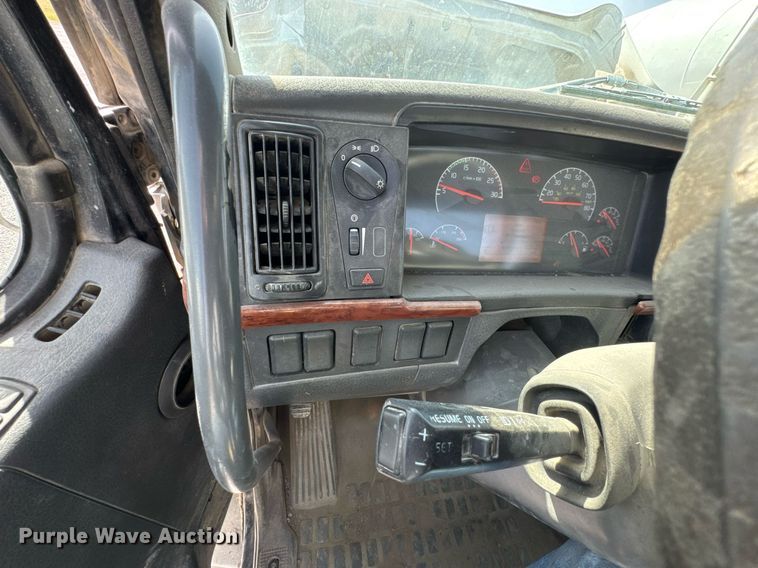 image for item DO0696 2004 Volvo VHD ready mix truck