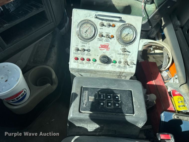 image for item DO0696 2004 Volvo VHD ready mix truck