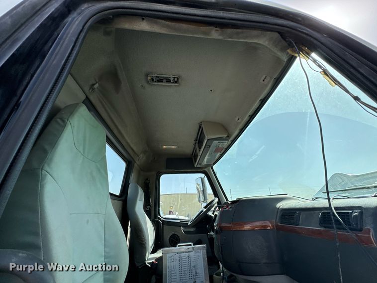 image for item DO0696 2004 Volvo VHD ready mix truck