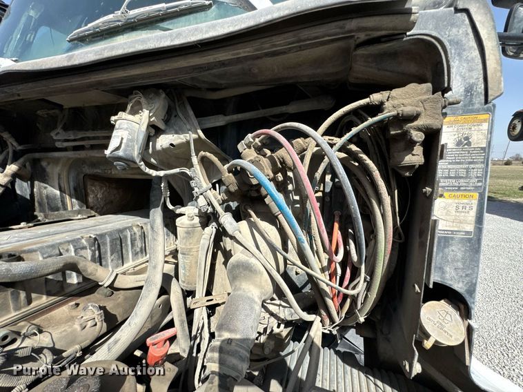 image for item DO0696 2004 Volvo VHD ready mix truck