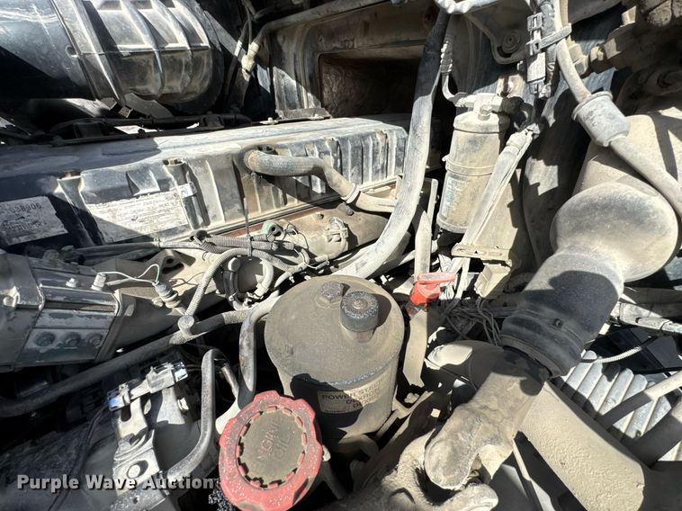 image for item DO0696 2004 Volvo VHD ready mix truck