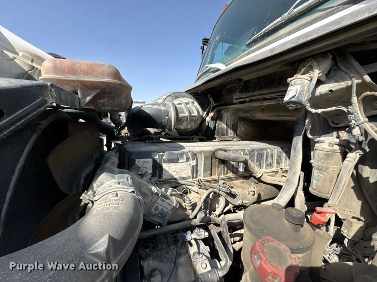 image for item DO0696 2004 Volvo VHD ready mix truck