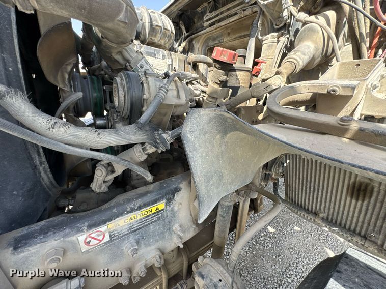 image for item DO0696 2004 Volvo VHD ready mix truck