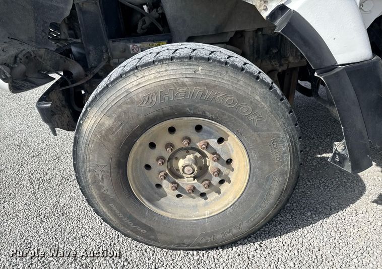 image for item DO0696 2004 Volvo VHD ready mix truck