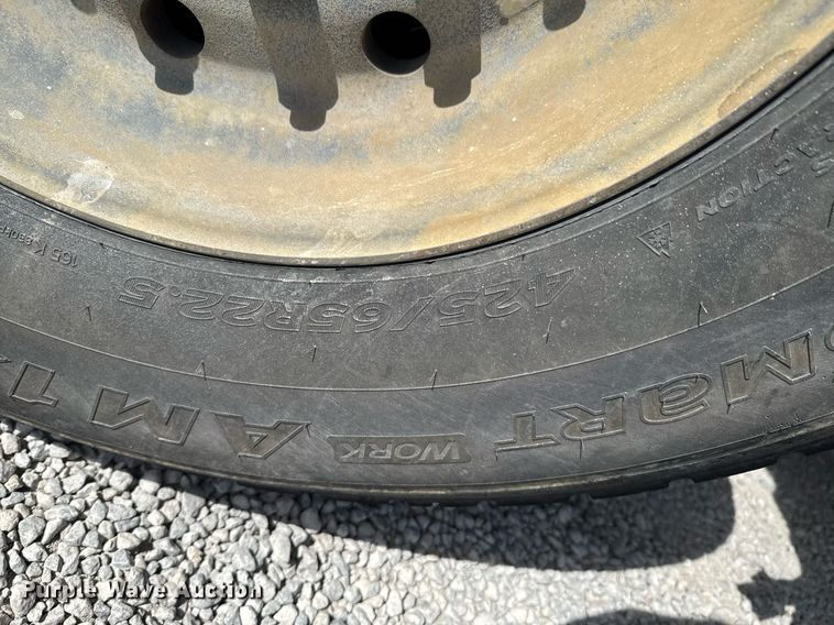 image for item DO0696 2004 Volvo VHD ready mix truck