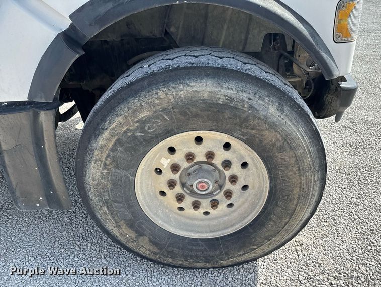 image for item DO0696 2004 Volvo VHD ready mix truck