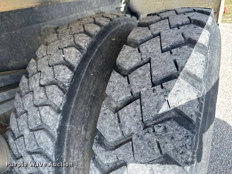 image for item DO0696 2004 Volvo VHD ready mix truck