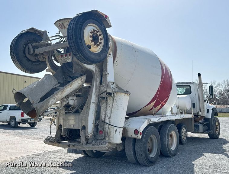 image for item DO0697 2014 International WorkStar 7600 ready mix truck