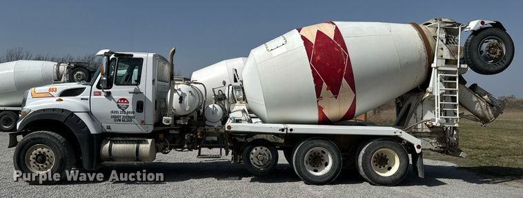 image for item DO0697 2014 International WorkStar 7600 ready mix truck