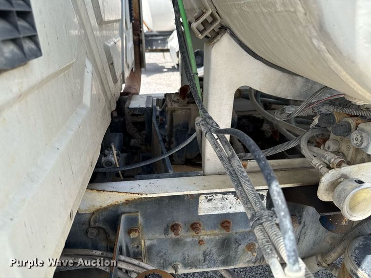 image for item DO0697 2014 International WorkStar 7600 ready mix truck