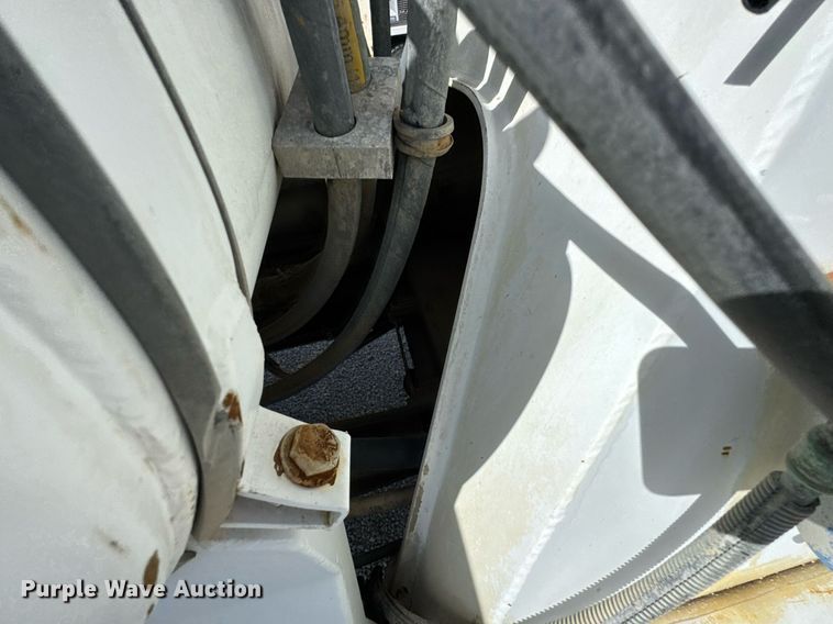 image for item DO0697 2014 International WorkStar 7600 ready mix truck