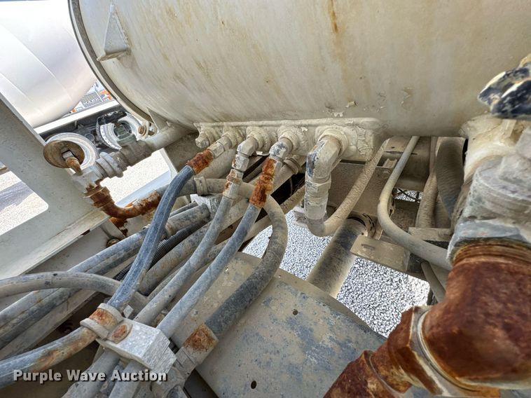 image for item DO0697 2014 International WorkStar 7600 ready mix truck