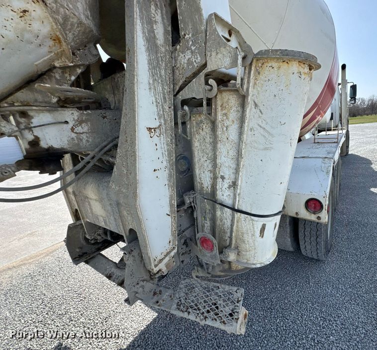 image for item DO0697 2014 International WorkStar 7600 ready mix truck
