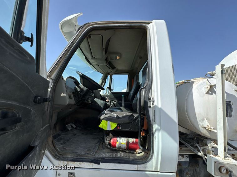 image for item DO0697 2014 International WorkStar 7600 ready mix truck