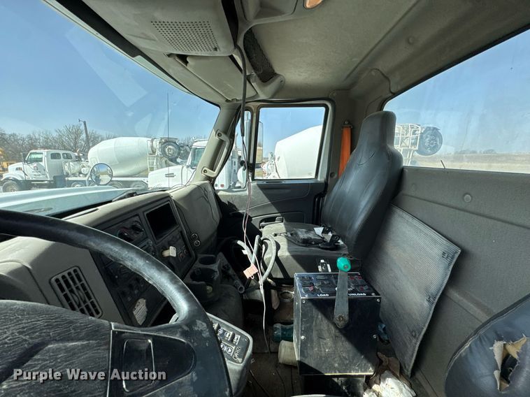 image for item DO0697 2014 International WorkStar 7600 ready mix truck