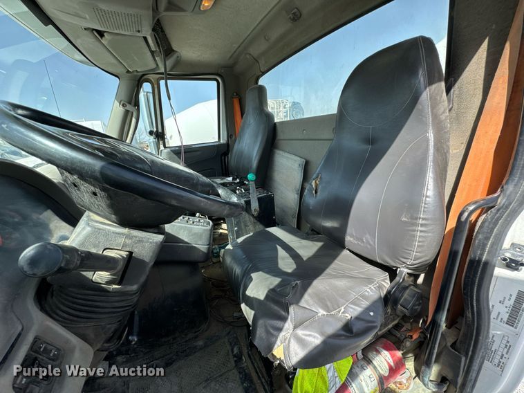 image for item DO0697 2014 International WorkStar 7600 ready mix truck