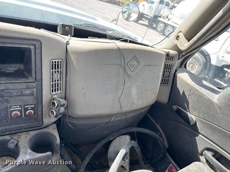 image for item DO0697 2014 International WorkStar 7600 ready mix truck