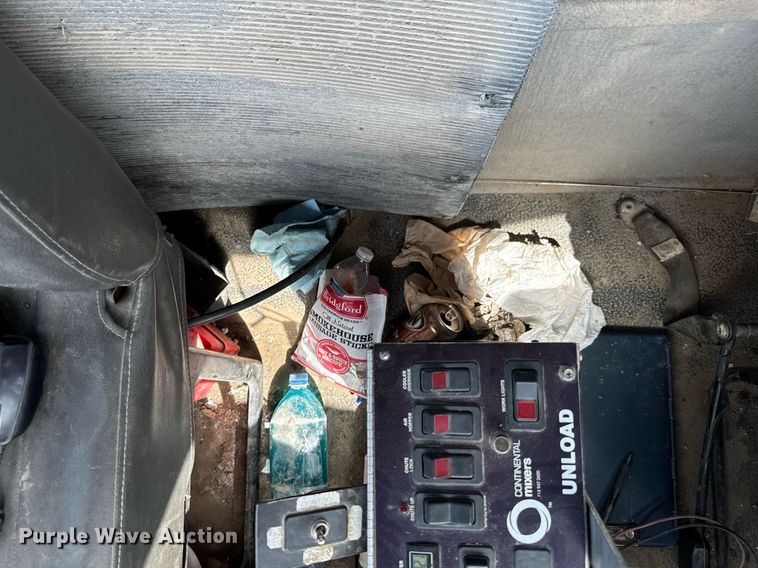 image for item DO0697 2014 International WorkStar 7600 ready mix truck