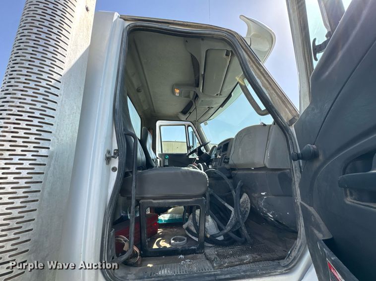 image for item DO0697 2014 International WorkStar 7600 ready mix truck