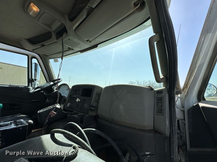 image for item DO0697 2014 International WorkStar 7600 ready mix truck