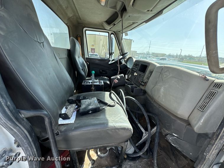 image for item DO0697 2014 International WorkStar 7600 ready mix truck