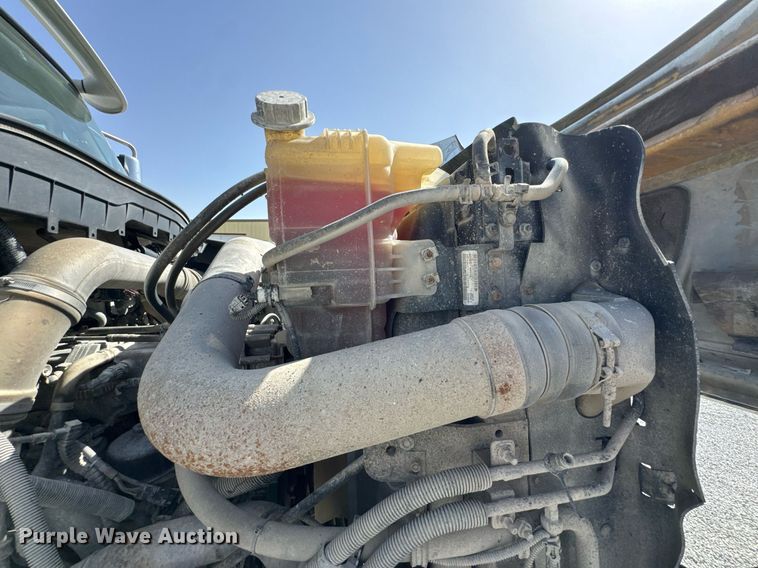 image for item DO0697 2014 International WorkStar 7600 ready mix truck