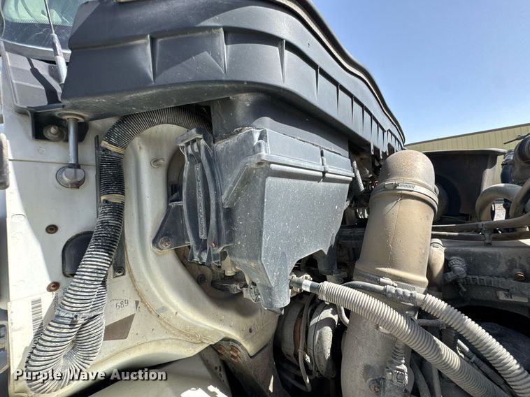 image for item DO0697 2014 International WorkStar 7600 ready mix truck