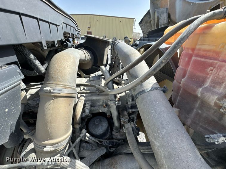 image for item DO0697 2014 International WorkStar 7600 ready mix truck